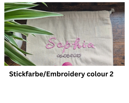 Bio-Baumwolle Neugeborenen Geschenkset – Strickjacke, Babydecke, GOTS-zertifizierte Rassel &amp; personalisierbarer bedruckter Beutel mit Kordelzug (0–3 Monate)-Jeans